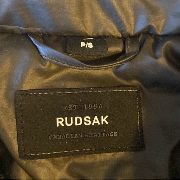 Like new Rudsak jacket . Fits like a true small 💚 - Picture 5 of 5